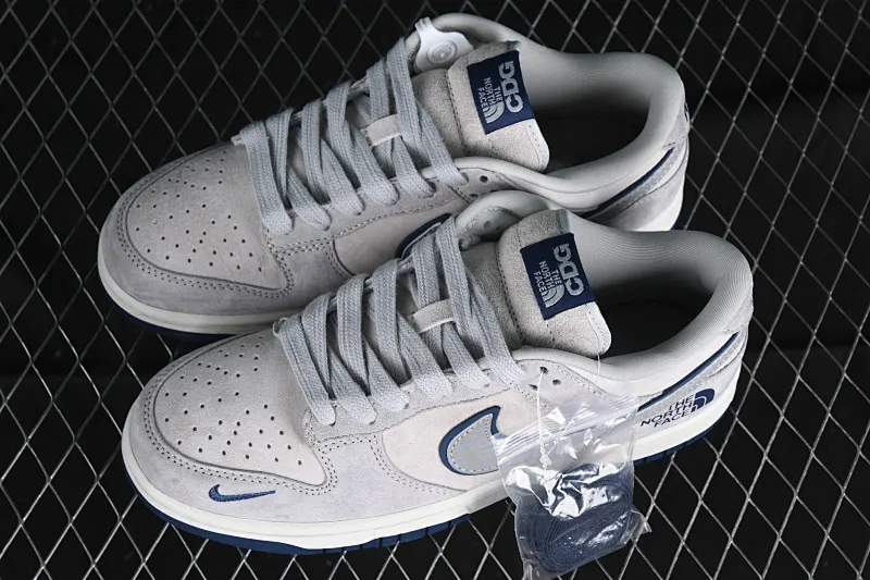 All Categories Nk SB Dunk Series Nk SB Dunk Low Low-top sneakers F version Nk Dunk Low North CDG joint-green Three-party joint SB low-top casual sneakers FC1688-179